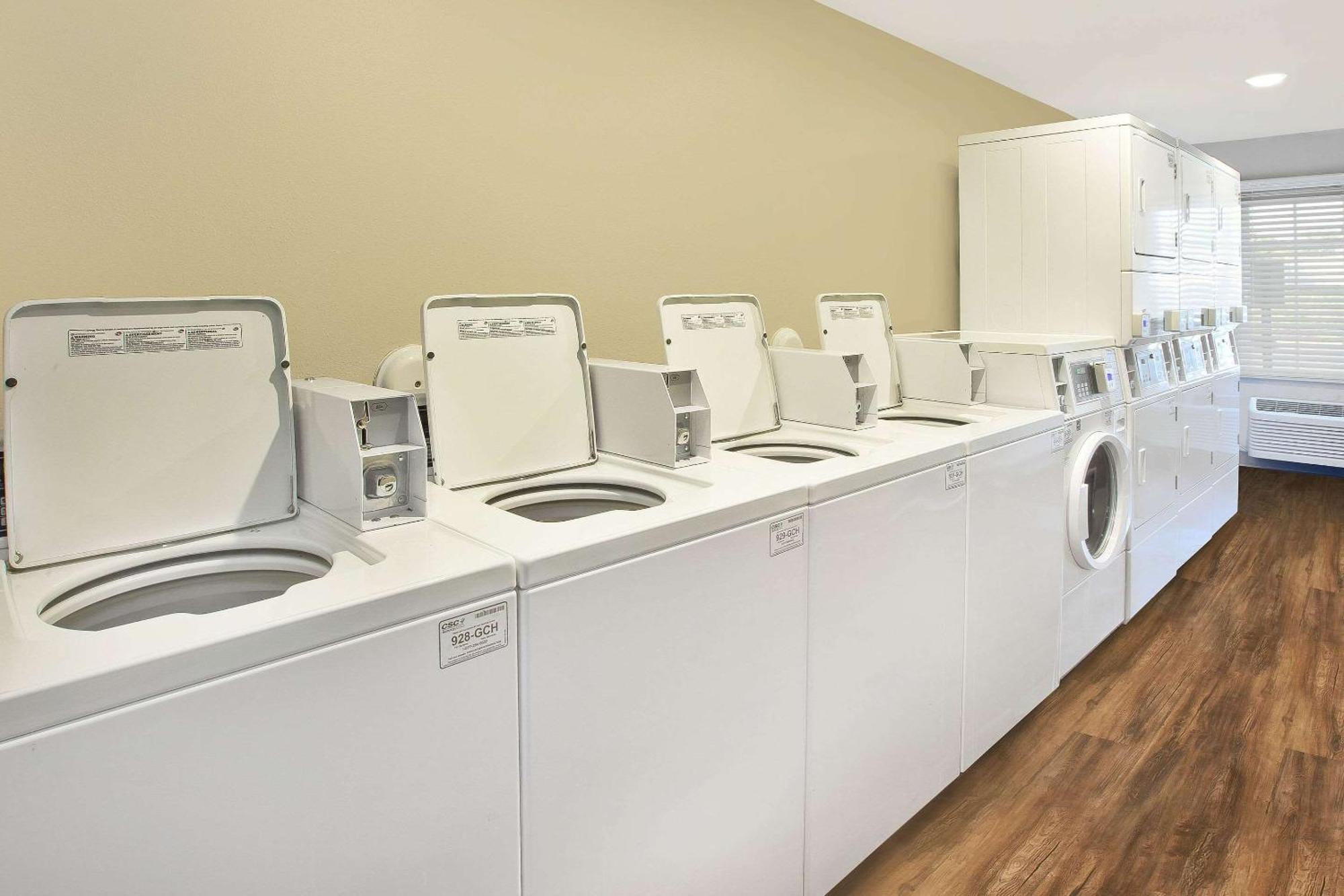 Woodspring Suites St Louis St Charles Saint Charles Eksteriør bilde